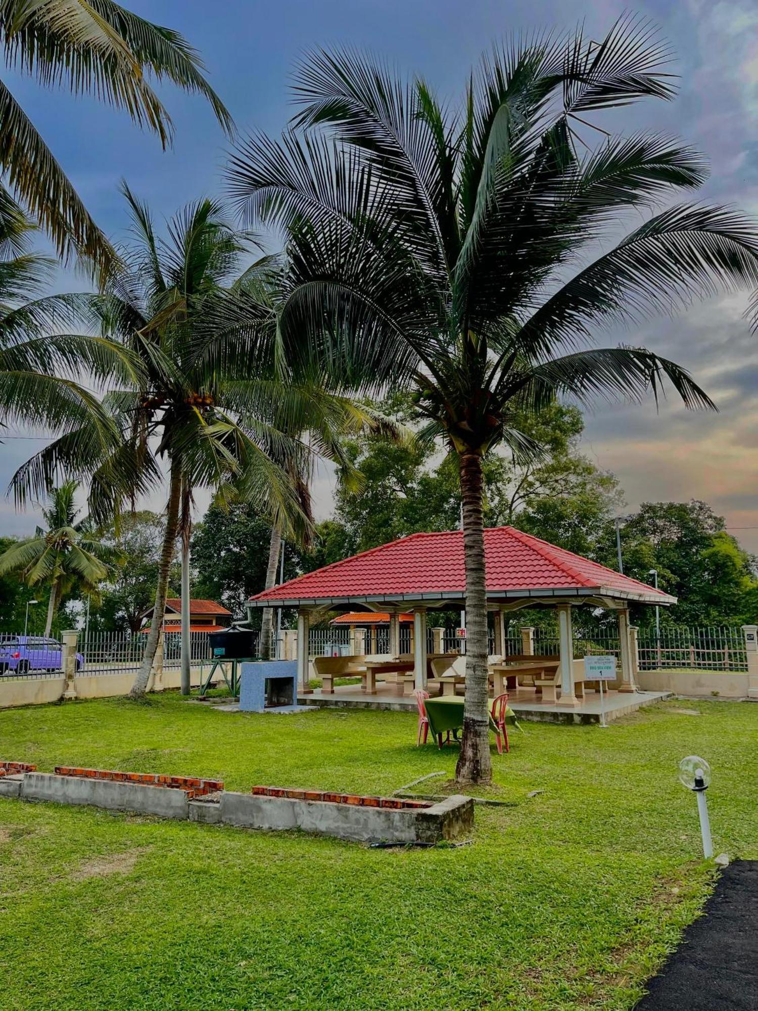 Green Town Hotel And Resort Port Dickson Exterior foto